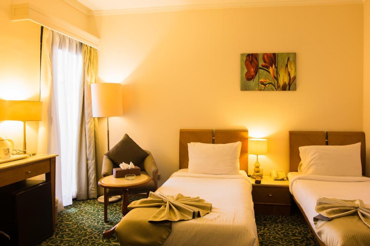Plaza Hotel Александрия Екстериор снимка