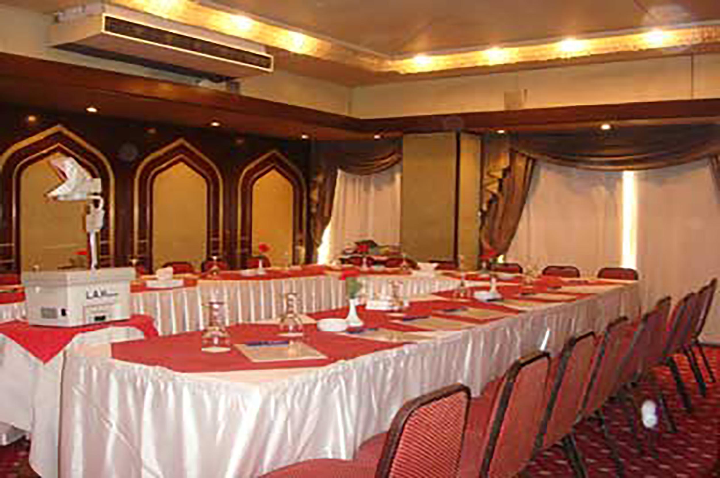 Plaza Hotel Александрия Екстериор снимка