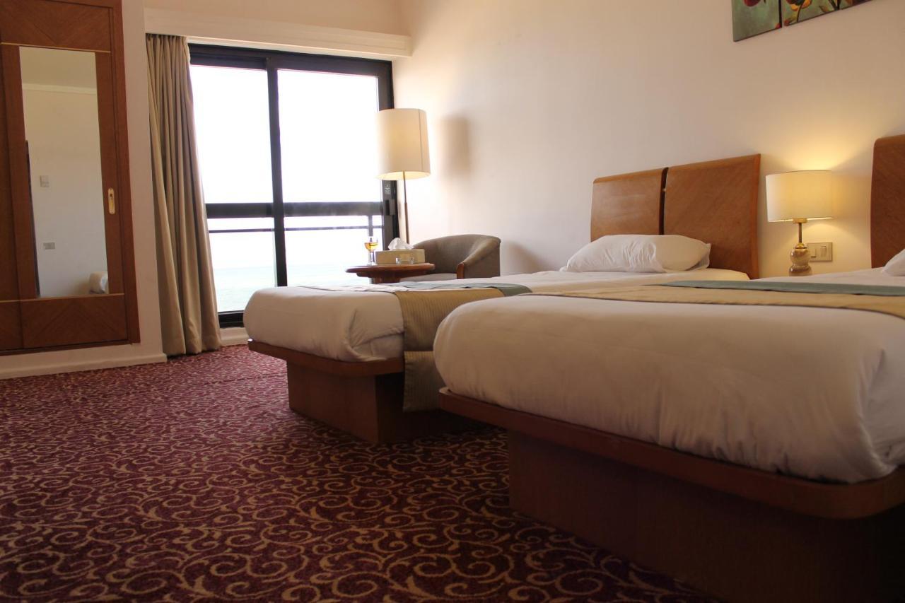 Plaza Hotel Александрия Екстериор снимка